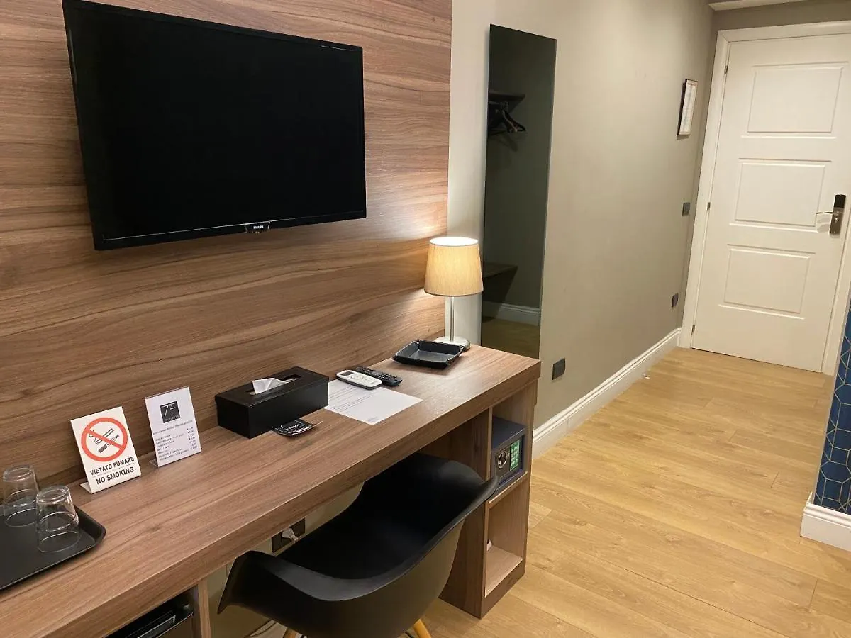 7Th Floor Suite Neapel 3*,  Italien