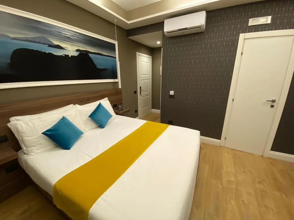 7Th Floor Suite Neapel
