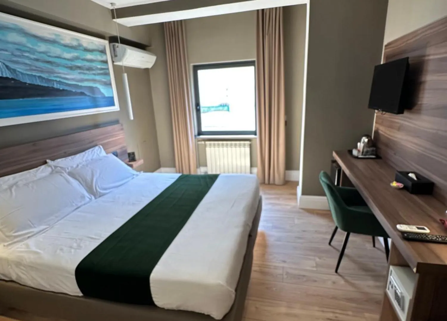 7Th Floor Suite Neapel 3*,