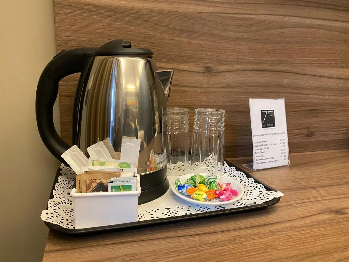 7Th Floor Suite Napoli 3*,  Italien